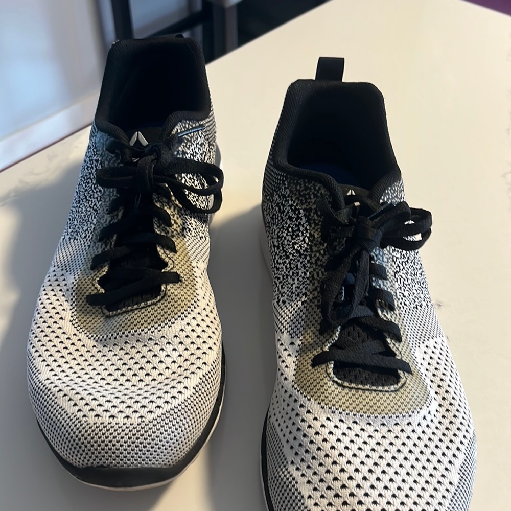 Reebok Sneakers size 10